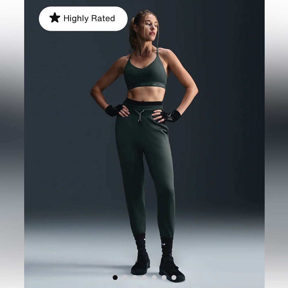 Nike Therma-FIT One
Women's High-Waisted 7/8 Joggers
Size: S (4–6)